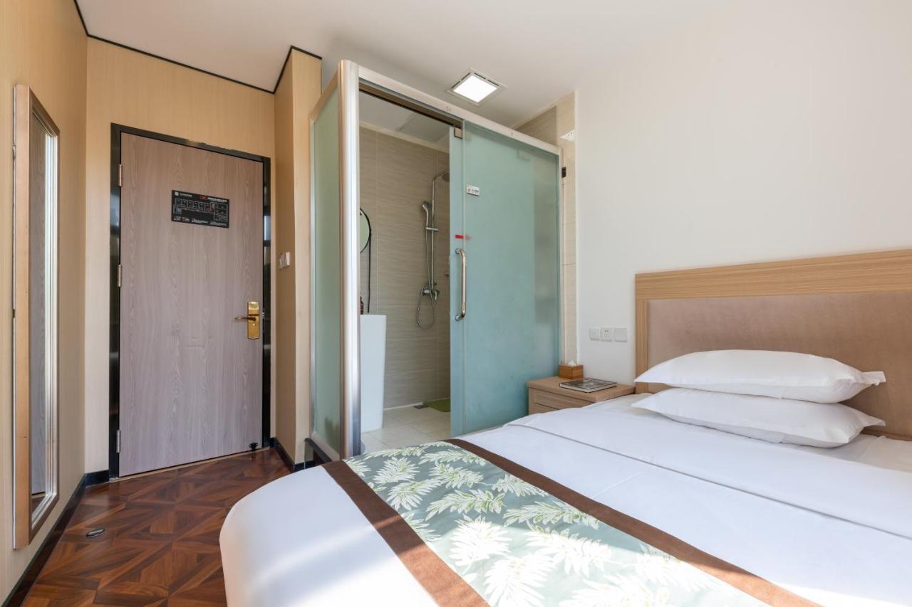 בייג'ינג East Sacred Hotel ᴸᴱo---Foreign Accept---Tourism Service English-Speaking 丨 Near Tiananmen Forbidden City丨very Close To Metro Zhangzizhong And Beixinqiao 丨european Foot Ball English丨free Advance Tickets And Laundry Drying Service Coffee Snacks מראה חיצוני תמונה