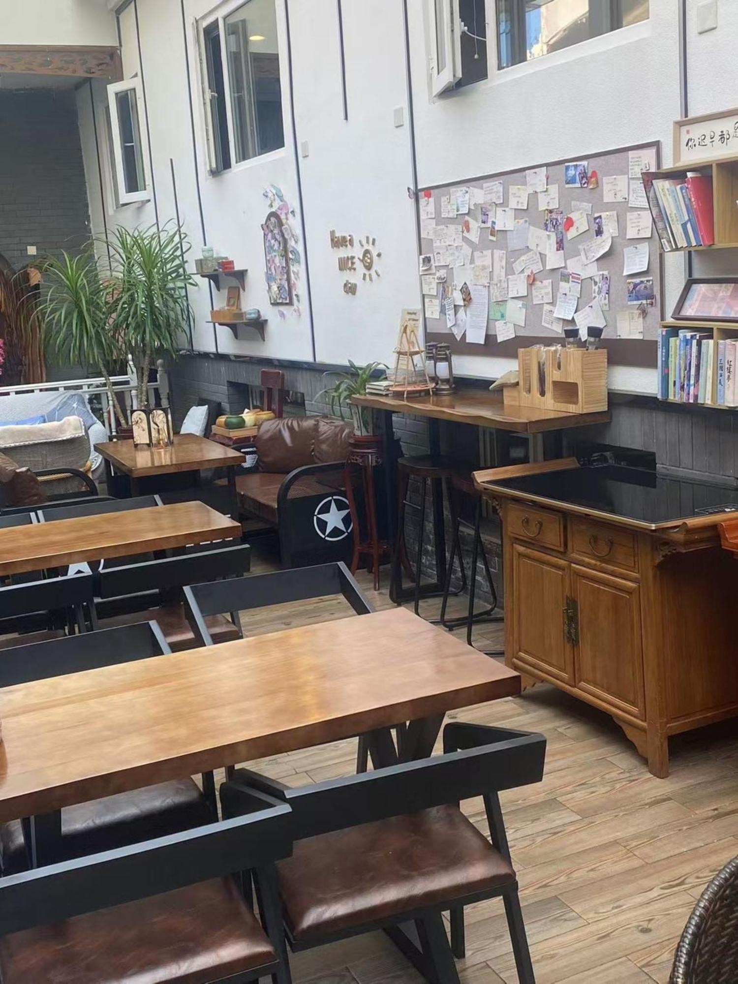 בייג'ינג East Sacred Hotel ᴸᴱo---Foreign Accept---Tourism Service English-Speaking 丨 Near Tiananmen Forbidden City丨very Close To Metro Zhangzizhong And Beixinqiao 丨european Foot Ball English丨free Advance Tickets And Laundry Drying Service Coffee Snacks מראה חיצוני תמונה